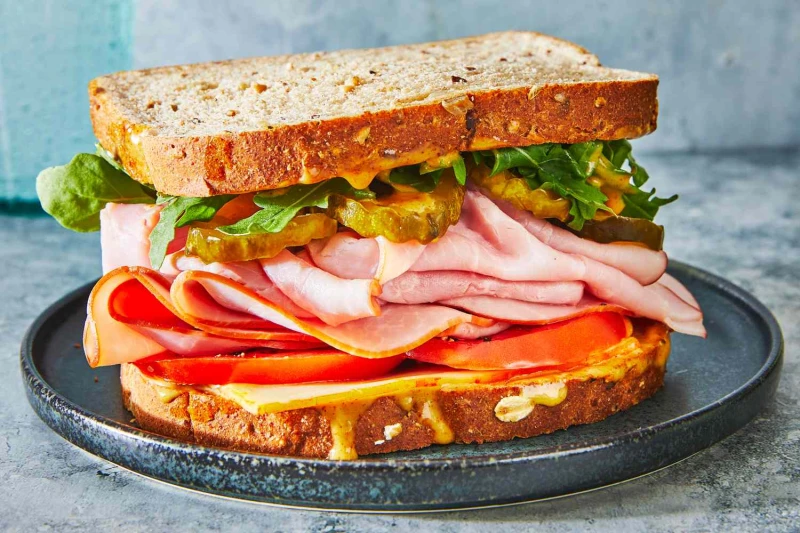 Ham Sandwich (Cheddar or Swiss, Lettuce, Mayo)