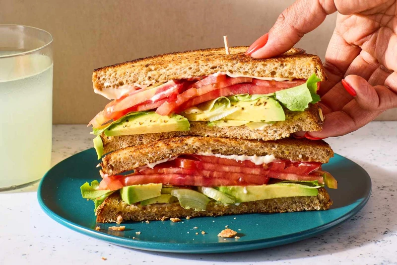 Avocado Sandwich (Lemon + Lettuce)